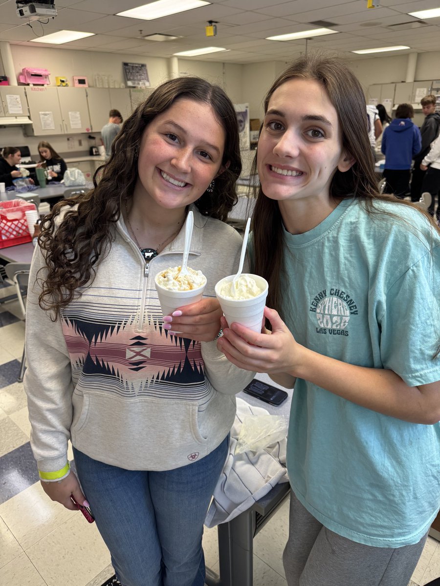KeystoneFcs's tweet photo. Ice cream in a bag day! 🍦 https://t.co/asdzYoI4a3