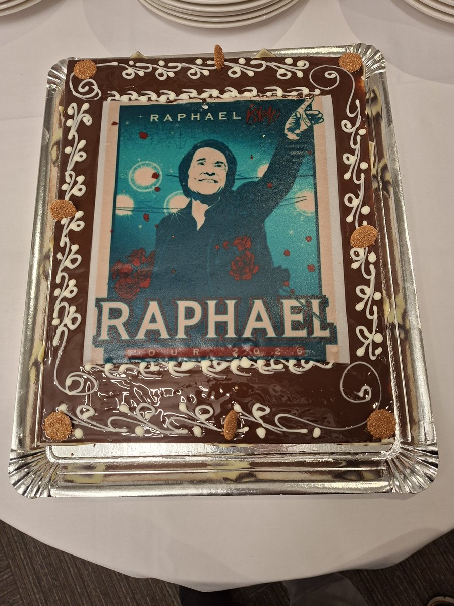 raphaelista23's tweet photo. #FelizDiaRaphaelista https://t.co/WSeN6zEmHH