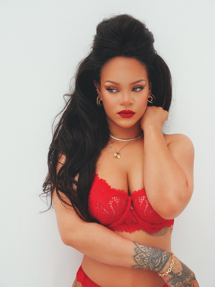 phonywizard's tweet photo. someone tell rihanna to stop with those filters 😭 https://t.co/MzqbC2wrny