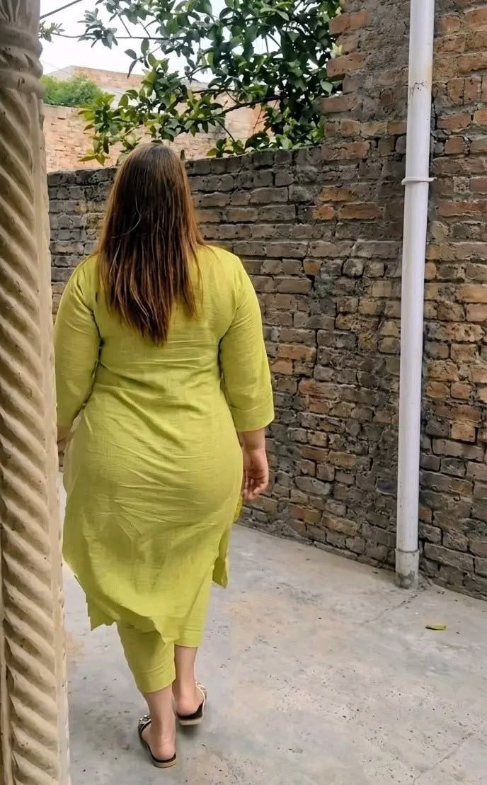 HinaRaja163838's tweet photo. عورت کی خوبصورتی کا بلند ترین مقام یہ ہے کہ مرد اسے دیکھتے ساتھ ہی یہ بھول جائے کہ اسکی ایک بیوی اور دو عدد بچے بھی ہیں 🫶🏻 https://t.co/mteeJRwYvU