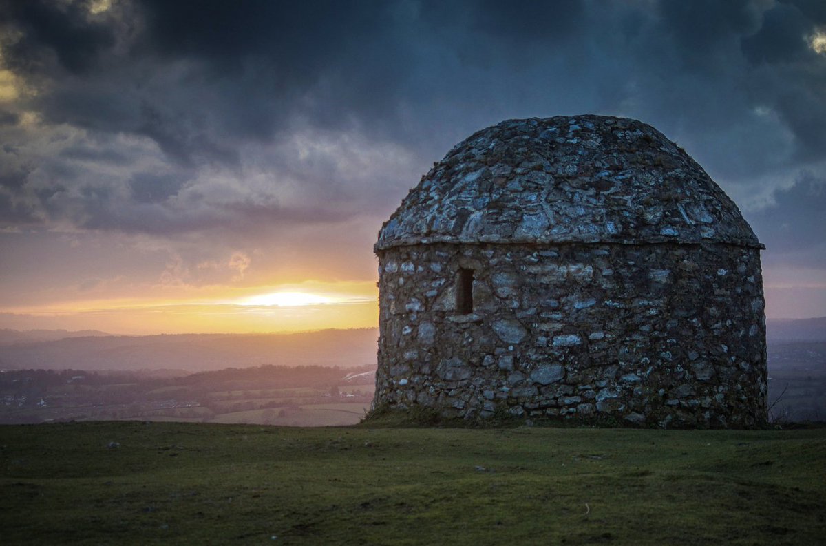 VisitDevon's tweet photo. Discover Mid Devon this autumn 🍂 @Visit_Mid_Devon

From Tiverton and the Grand Western Canal to Crediton, Bampton and the beautiful Culm Valley, there are plenty of places waiting to be explored. 🌿

Discover Mid Devon: https://t.co/rTIBJEmtH4 https://t.co/0JQNPs406C