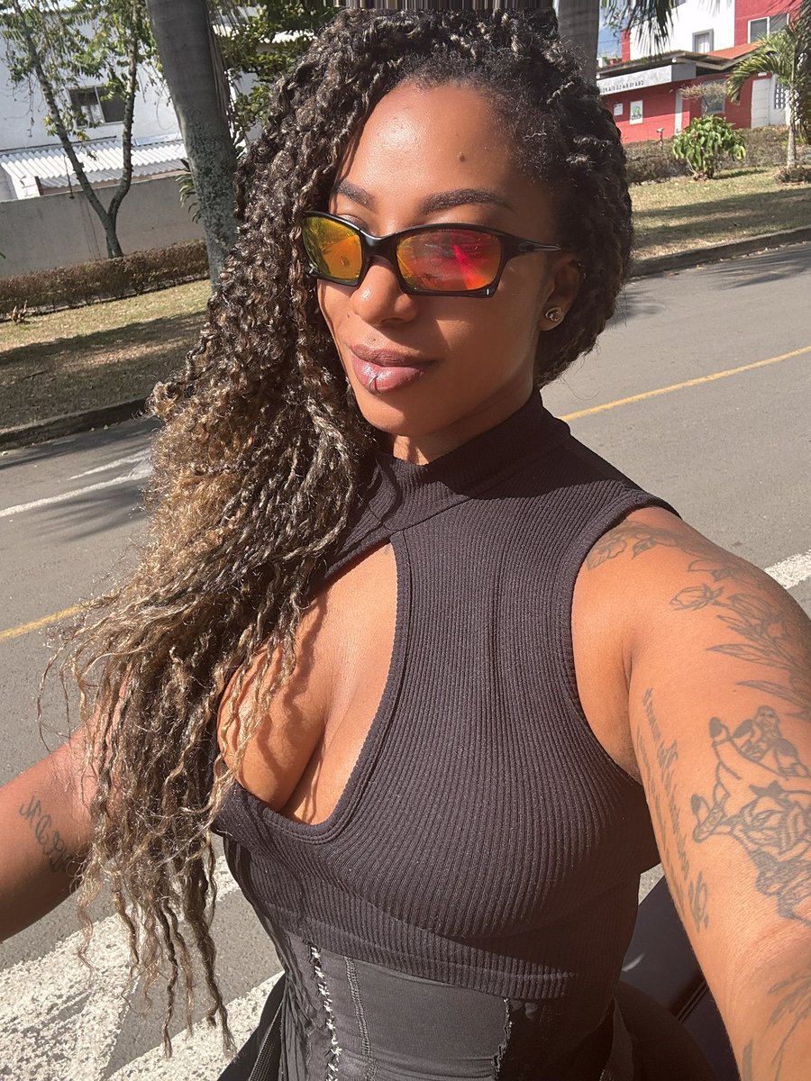 mommydirtyass's tweet photo. You don't know which of those girls you see on the street is mistreating her anus, with her clitoris erect before leaving the house... https://t.co/aPFcU4f01t