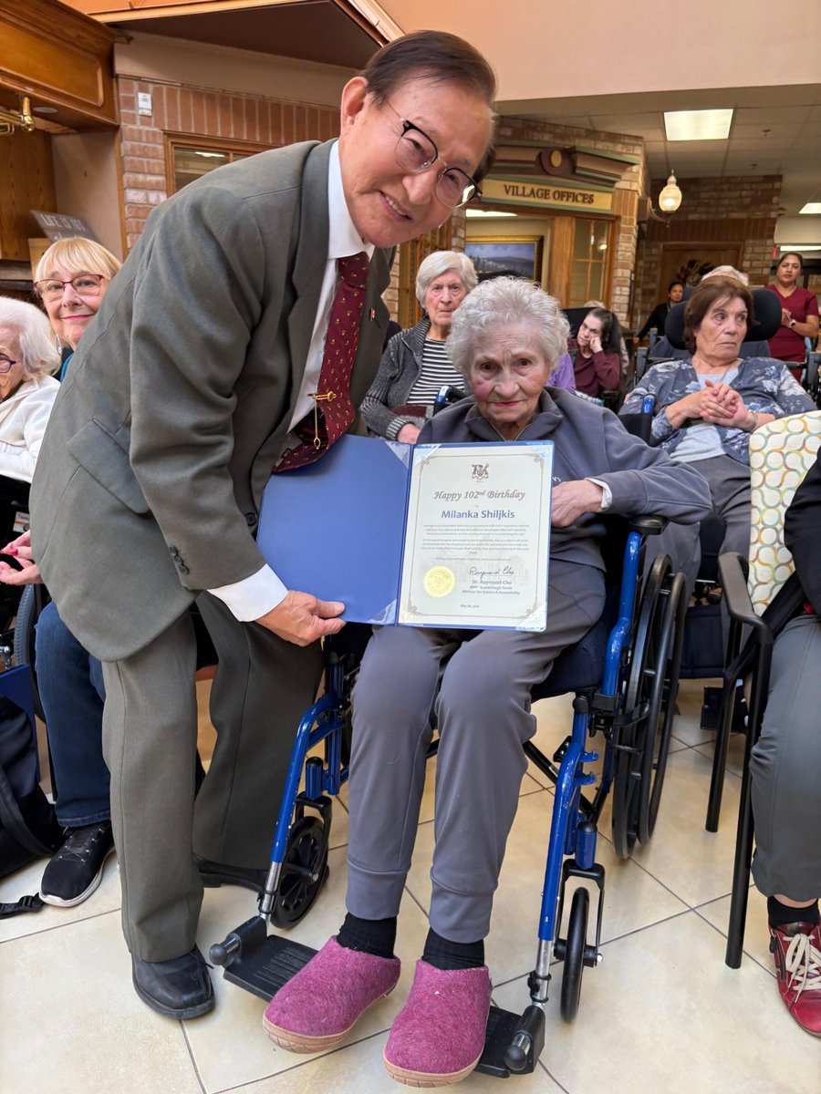 RaymondChoPC's tweet photo. So grateful to to pay tribute to all our super super #seniors @HumberHeights, including the oldest living Canadian, Marie Rosa. 

It's inspiring that these individuals lived a great century!

It's also inspiring that they laid the foundation for the Ontario we live in today! https://t.co/iCHidhFzuk