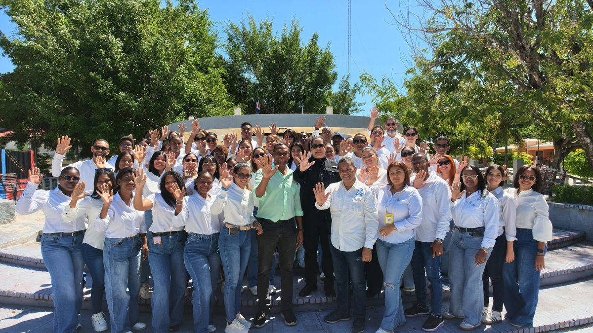 DIAC_RD's tweet photo. RECORRIDO HISTÓRICO POR LA FRONTERA con estudiantes de Relaciones Internacionales y Diplomacia de diversas universidades, integrantes de la organización DIPLOMACIA EN ACCIÓN RD (DIAC-RD). @DIAC_RD @ElicFernandez @MarcosDominiciB # DiplomaciaProactica #DiacRD https://t.co/QK8os7aoHG