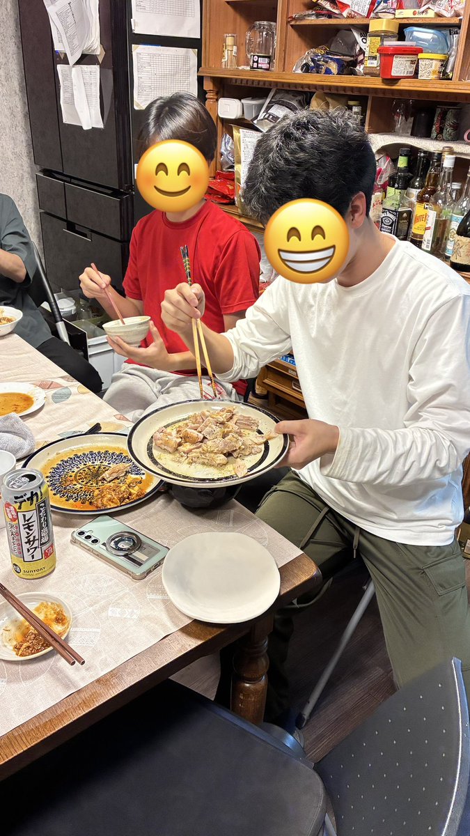 ymca_ikkyo's tweet photo. 今年のYMCA一橋寮での秋キックオフ会の様子です！

本年は幹部寮生の1人が手作りアイスを振舞ってくれました！

毎年恒例の夏課題発表会では、とある2年生の『スピリチュアルショップ体験記』が最優秀賞を受賞しました。

皆さんも良い秋冬学期のスタートを‼️ https://t.co/NTyUchrW9y