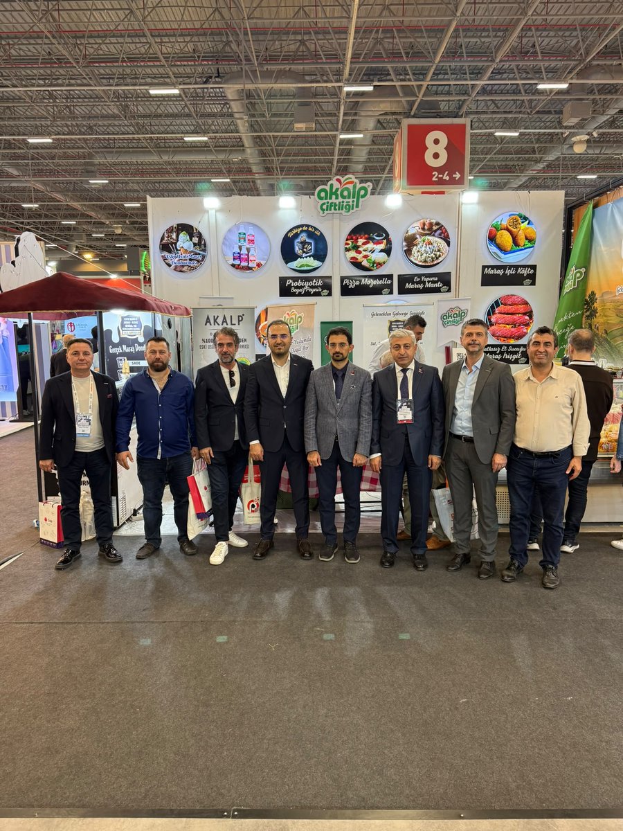 MUSIAD_Tokat's tweet photo. MÜSİAD EXPO 2026, 23–26 Eylül tarihlerinde İstanbul Fuar Merkezi’nde üreticileri, yatırımcıları ve uluslararası alım heyetlerini bir araya getiriyor. Fuar, farklı sektörlerden firmalara ürünlerini tanıtma ve yeni ticari iş birlikleri kurma imkânı sunuyor.

Türkiye’nin üretim gücünün dünya pazarlarıyla buluşmasına katkı sağlayan bu organizasyonun tüm katılımcılar için verimli geçmesini diliyoruz.

MÜSİAD Tokat Şube Başkanımız İhsan Misafir de fuarı ziyaret ederek katılımcı firmalarla bir araya geldi.

#MÜSİADTokat #MÜSİADEXPO2026