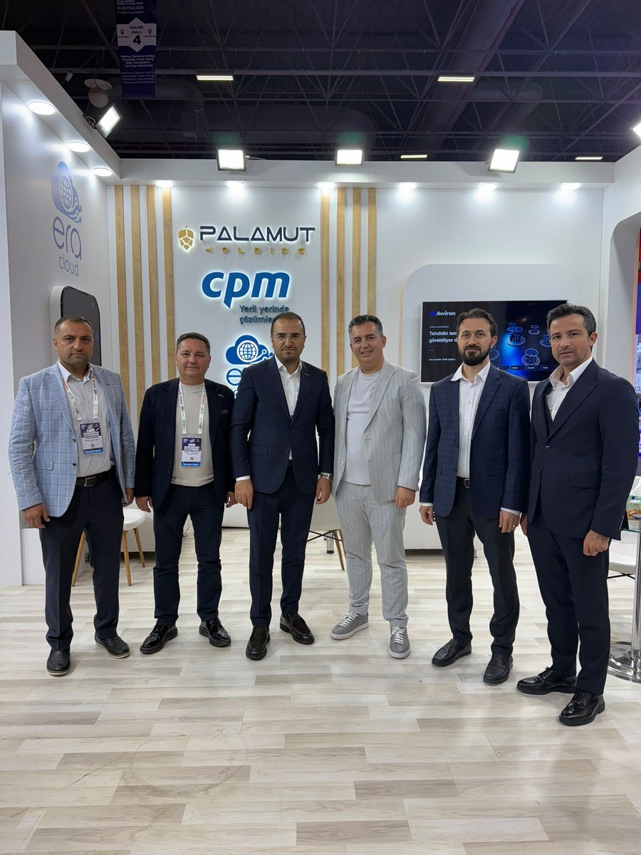 MUSIAD_Tokat's tweet photo. MÜSİAD EXPO 2026, 23–26 Eylül tarihlerinde İstanbul Fuar Merkezi’nde üreticileri, yatırımcıları ve uluslararası alım heyetlerini bir araya getiriyor. Fuar, farklı sektörlerden firmalara ürünlerini tanıtma ve yeni ticari iş birlikleri kurma imkânı sunuyor.

Türkiye’nin üretim gücünün dünya pazarlarıyla buluşmasına katkı sağlayan bu organizasyonun tüm katılımcılar için verimli geçmesini diliyoruz.

MÜSİAD Tokat Şube Başkanımız İhsan Misafir de fuarı ziyaret ederek katılımcı firmalarla bir araya geldi.

#MÜSİADTokat #MÜSİADEXPO2026