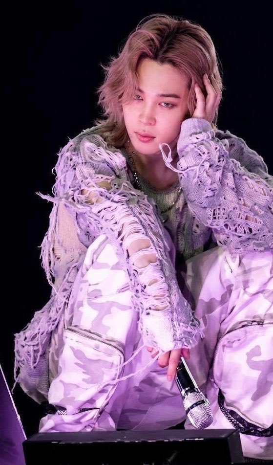 jiminxfby's tweet photo. If the world hates you keep in mind that it hated me first.#jimin https://t.co/nl0CZd29EV