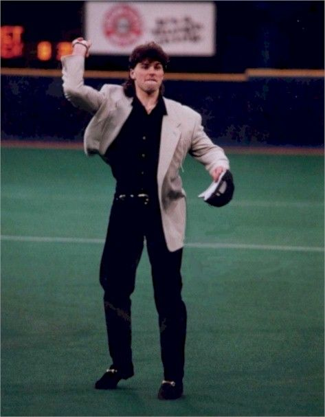 fagdykehockey's tweet photo. not even trying to start hockey boy lesbian discourse but like i know at least seven butches who look exactly like this https://t.co/o3CgnEb7Fg