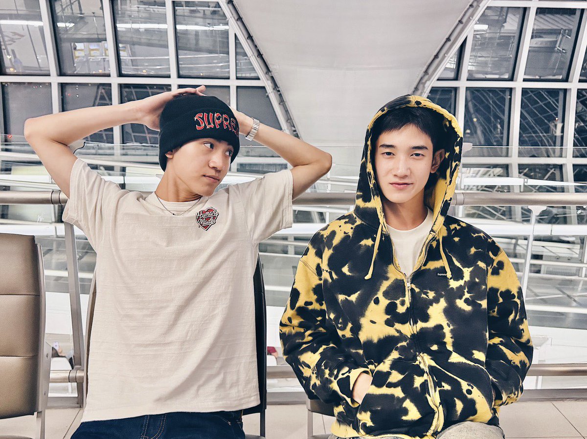 almondebutter_'s tweet photo. โอ้โห สายตาเฮียเขาอะ ㅠㅠㅠㅠㅠ https://t.co/JmJiaDW4SL