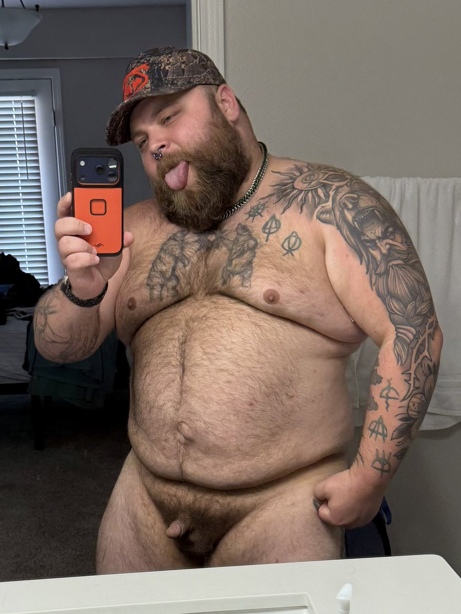 frakstakbear's tweet photo. In need of a cuddle buddy, who’s coming to help? https://t.co/eX8HIj73Y8