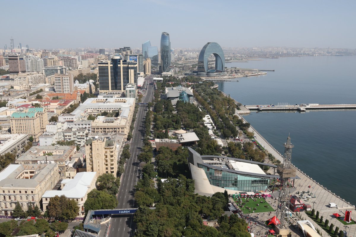 F1's tweet photo. B ✨A✨K✨U

#F1 #AzerbaijanGP https://t.co/tl2VEIIXAU
