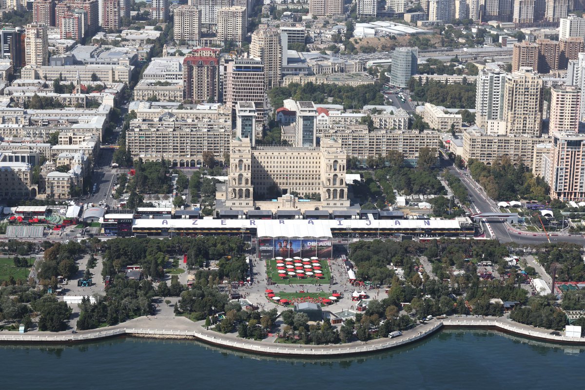 F1's tweet photo. B ✨A✨K✨U

#F1 #AzerbaijanGP https://t.co/tl2VEIIXAU