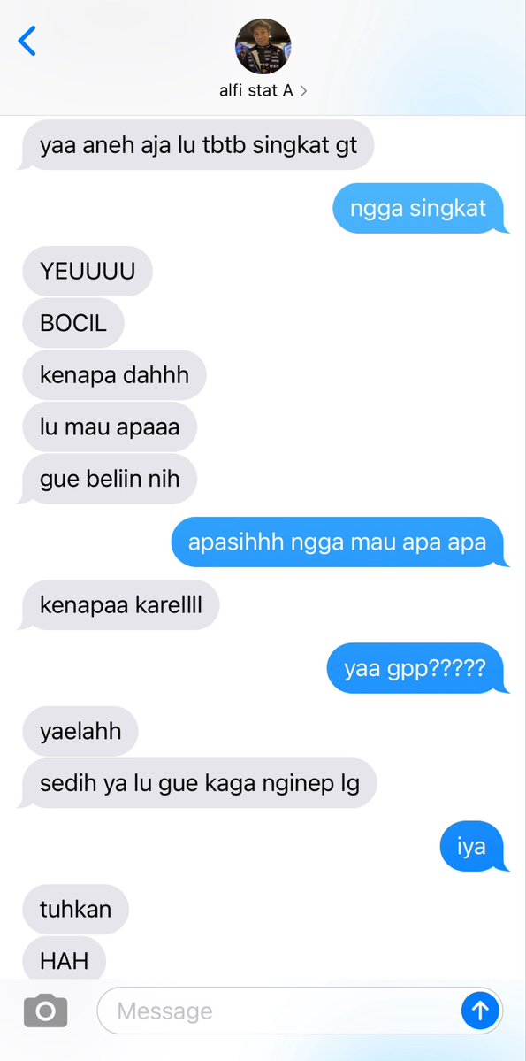 alekalbwon's tweet photo. #pialbon two tweets au

air kosan alfi udah nyala, tapi si karel malah ketagihan living together sama alfi,,, https://t.co/Y7XpA415Gq