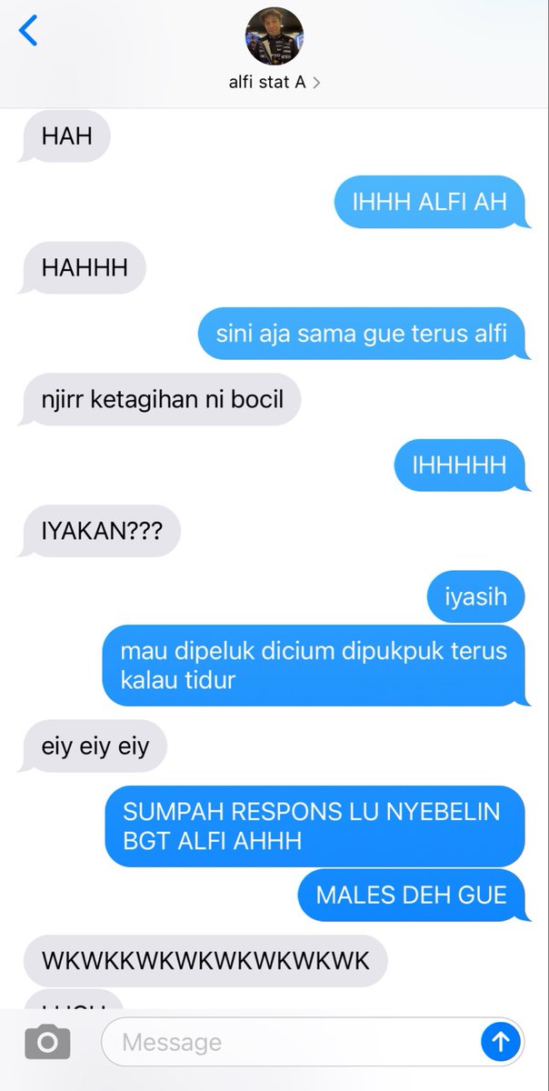 alekalbwon's tweet photo. #pialbon two tweets au

air kosan alfi udah nyala, tapi si karel malah ketagihan living together sama alfi,,, https://t.co/Y7XpA415Gq