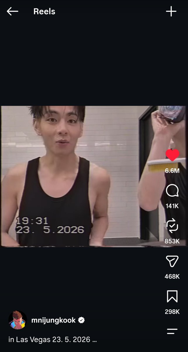 iujkmj's tweet photo. @mohanibah6 @Aurorawhis20608 @Marlyyy212502 @977jk97hrr The oily edit 🤣 your retard hyung fandom can't survive without filters and edits just like your granny 🤣😂, embarrassing https://t.co/EMceqVjR70