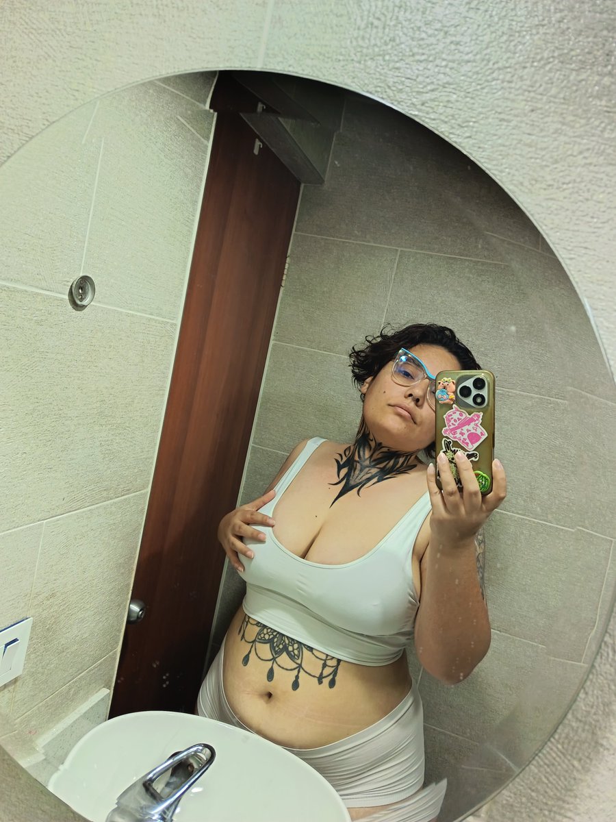 DaphneGeek's tweet photo. New little set is waiting for you. 🖤
5 photos.
One very bad idea. 😇
You know where to find the rest. 👀💋

Take a little peek:

https://t.co/d5b4XipVva https://t.co/PFaMuon4n5