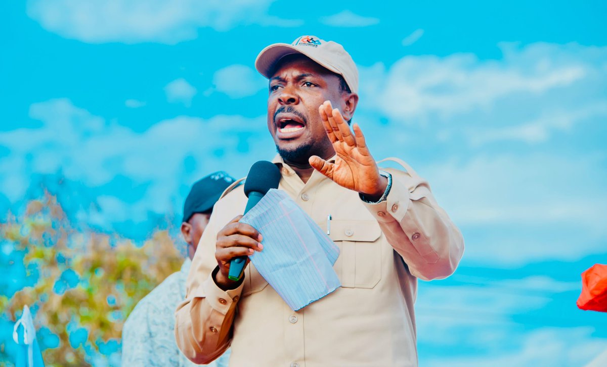 ChademaTZ2's tweet photo. Matukio katika picha mkutano wa hadhara uliofanyika leo jioni Septemba 25, 2026 Musoma Mjini, Mkoa wa Mara. Mgeni rasmi akiwa Makamu Mwenyekiti bara Mhe. @HecheJohn. Katika mkutano huo Mhe. Heche aliambatana na mwenyeji wake Mhe. Lucas Ngoto, Mwenyekiti Kanda ya Serengeti. https://t.co/hgZMaQEAkm