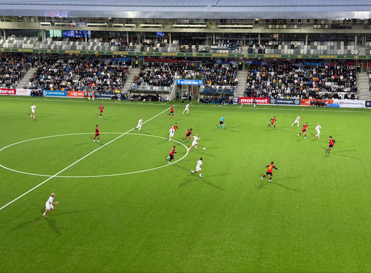 dr's tweet photo. Watching Finland U21 playing Spain U21. 

Spain’s team is stacked with Premier League, La Liga, Serie A and Championship players, including Chema, Brighton’s third scorer against Arsenal last weekend. Crazy quality.

Finland leading 1-0 at the break. Thoroughly enjoying myself. https://t.co/PC6tyirbS7