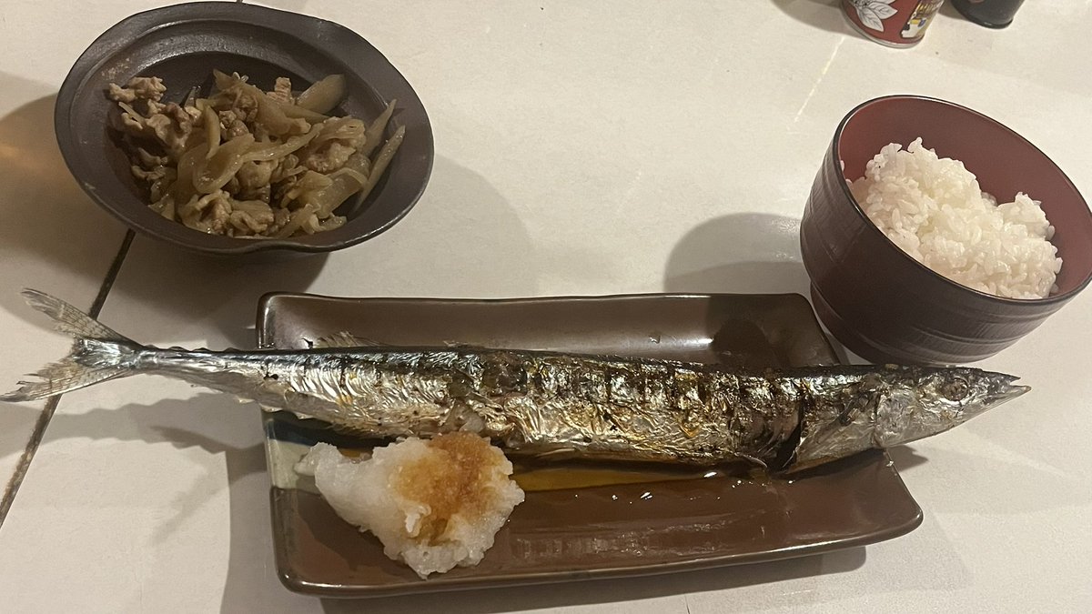 U10_riceshower's tweet photo. バースデーさんまをいただいてます。 https://t.co/HPcGk7E7fC
