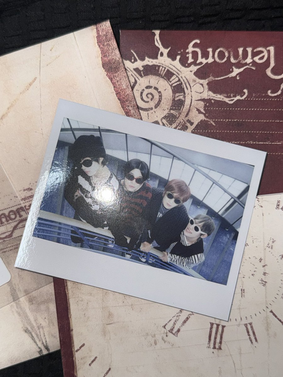 spun3timez's tweet photo. 와앙 당첨~..
이라 좋긴 한데 걍 인쇄포카임
다음에는직접찍어서넣어주길바라..^^ https://t.co/EAswYvtELa
