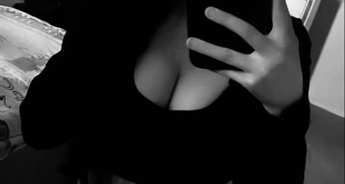 Elisensxx's tweet photo. Dispo 
#soumis #domina #findom https://t.co/RHNo8Afv6w