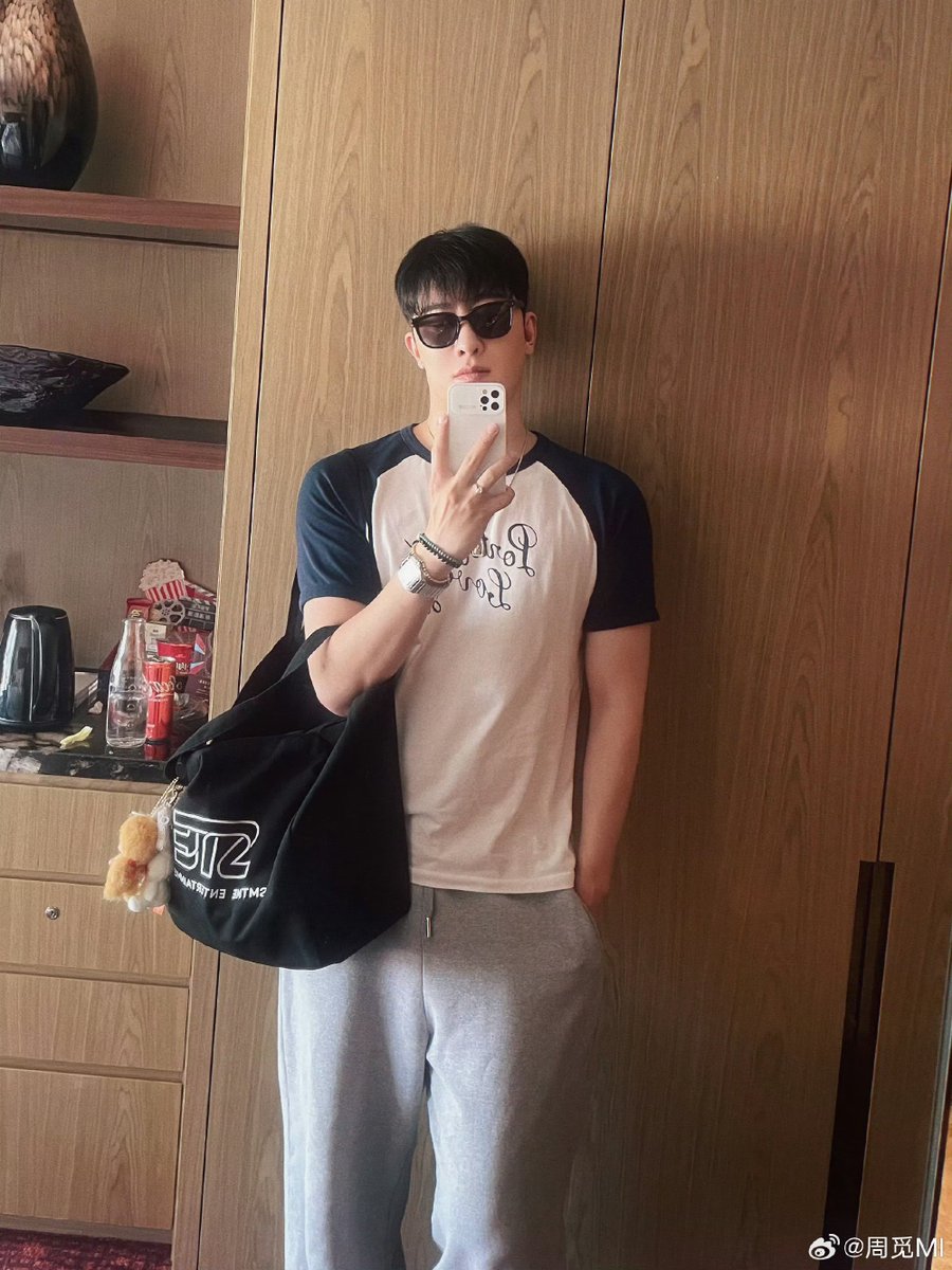 zhzhoumi's tweet photo. zhoumi weibo update https://t.co/p636hArUVw