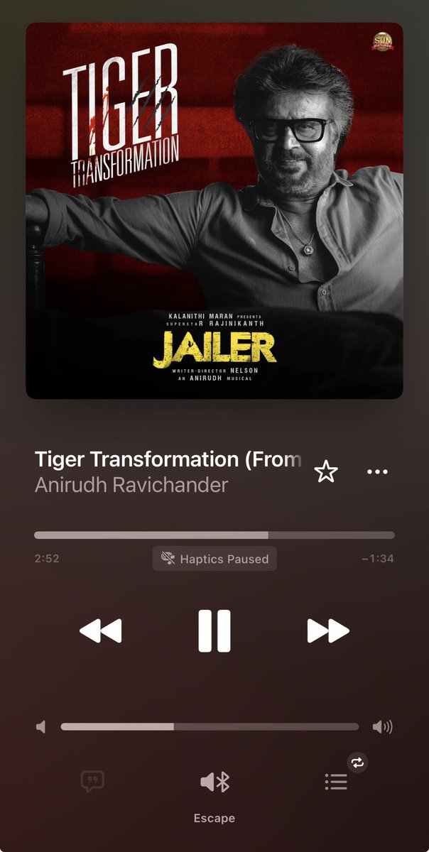 aniirruuddhh's tweet photo. Mandaikkulla oodittu irukku 🥵🥵
One son
One moon
One @anirudhofficial ❤️‍🔥 https://t.co/oyS4SNfLtY