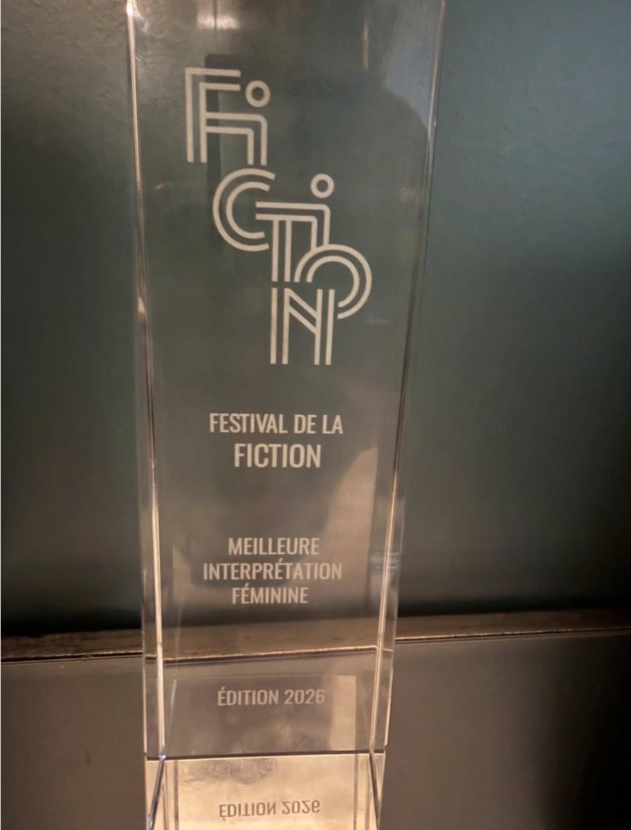 SofiaEssaidi06's tweet photo. Bonjour à tous,
N'hésitez pas à aller féliciter @Sofia_Essaidi sur Instagram pour son trophée tant mérité 🙏👏🔥❤️ Elle a remporté le prix de la meilleure actrice au @festivalfiction ✨️
#auseindesautres bientôt sur #france2 🤩 voici le lien 👇
https://t.co/bdNxAjjfH8 https://t.co/QUFS4gjTCW