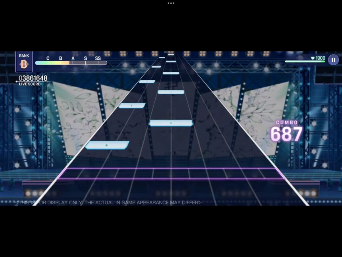 FuntimeFredBon2's tweet photo. So the charter actually buffed the 起死開戦 Expert chart huh(I like it)
Left side is CBT(16th trill), right side is the official one(24th trill what)
#BanGDream #OurNotes https://t.co/V9AcQaNrwl