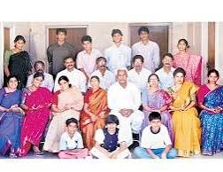 thejaganmark's tweet photo. ఇలా నారా ఫ్యామిలీ ఫోటో ఒక్కటైనా పెట్టగలవా?
@KrishStl https://t.co/49PvxYLzvR