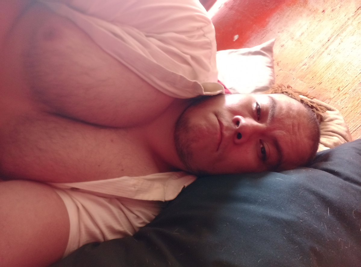 DanielMarquezWD's tweet photo. Lazy lazy lazy
#pecs #bigpecs #manboobs #moobs #baratiddies #peloenpecho #pechopeludo #hairychest #gaybear #osogay #beefy #gainer #tetasdehombre #bigmoobs #bigchest #pechogrande #pectorales #chestday #diadepecho #breasts https://t.co/yuv1h152LF