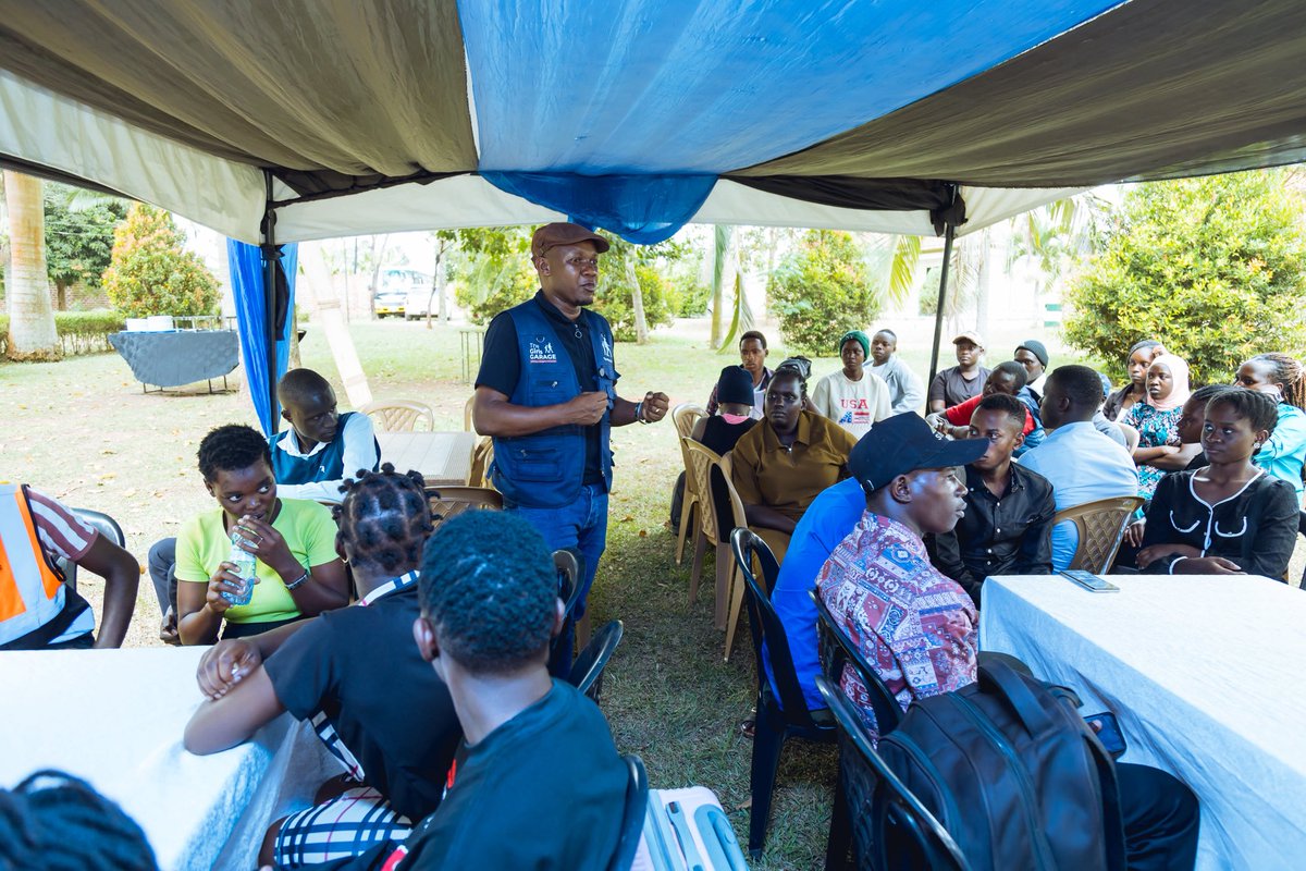 Maninme_ug's tweet photo. COHORT 1
We gathered boys and girls for a 3 day residential retreat under the Rotary Global Grant,focusing on mindset transformation,financial literacy,mental health, leadership,reproductive health, counselling, and sustainable livelihoods.
#BCUP β Boy Child Uplifting Program https://t.co/1AZFqg1e7s