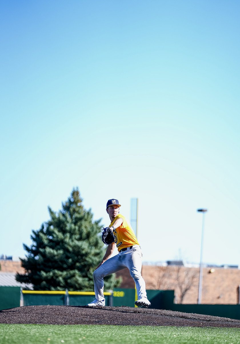 MSUBBaseball's tweet photo. 𝓨𝓮𝓵𝓵𝓸𝔀𝓳𝓪𝓬𝓴𝓮𝓽 𝓑𝓪𝓼𝓮𝓫𝓪𝓵𝓵

The greatest show on turf🙌

#MSUBSPORTS | #MSUBBSB https://t.co/G5zcxgrIa8