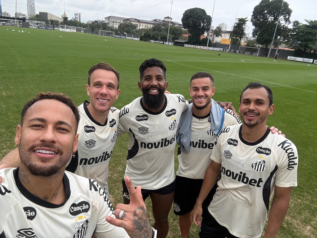 SantosFC's tweet photo. Treino finalizado! 🤳🐳 https://t.co/0foNXnvVnu