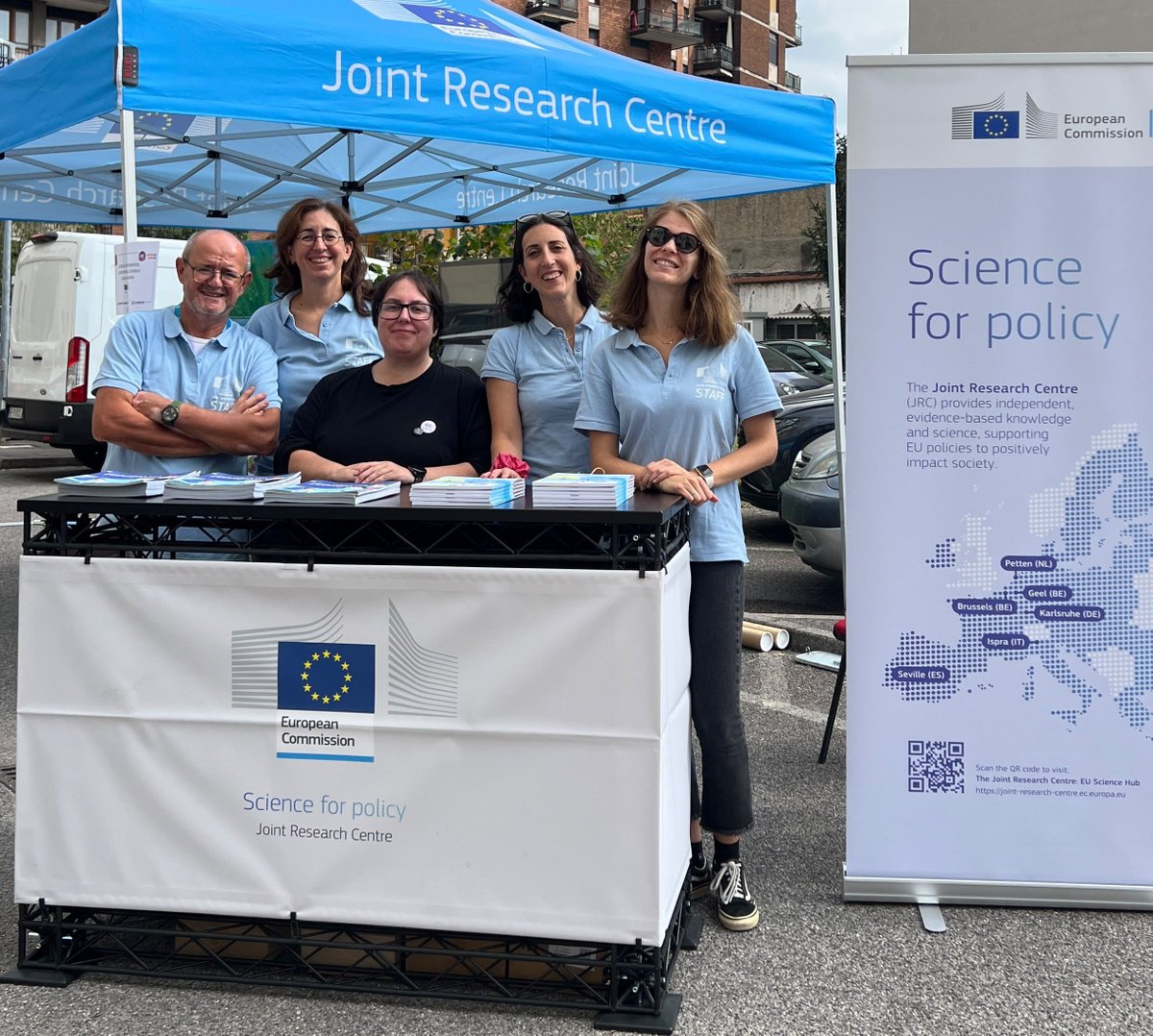 EU_Aliens's tweet photo. EASIN contributes today to the JRC inititiatives for the #EuropeanResearchersNight, #ERN2026 at CNR Milan, with activities focusing on #Biodiversity, #ClimateChange, #InvasiveAlienSpecies and #CitizenScience. https://t.co/4vSOEU6Ucu