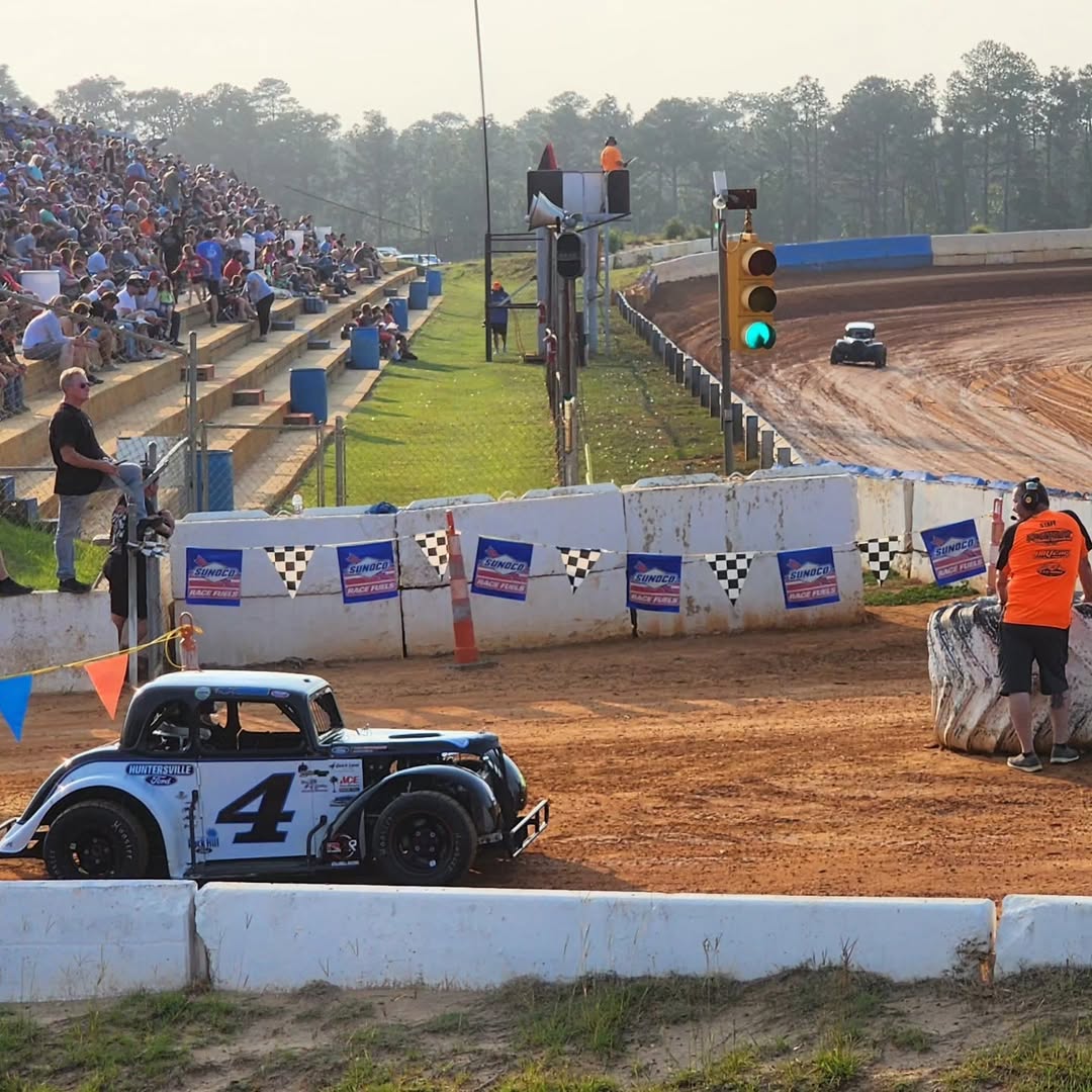 MagdanielIvanna's tweet photo. Change of plans! Due to the impending weather, we’ll race at Laniar this weekend instead of Fayetteville. We’ll return to Fayetteville in October and November. Excited to get back on dirt and prepare for Dirt Nationals in November! https://t.co/cNpzK3yUSi