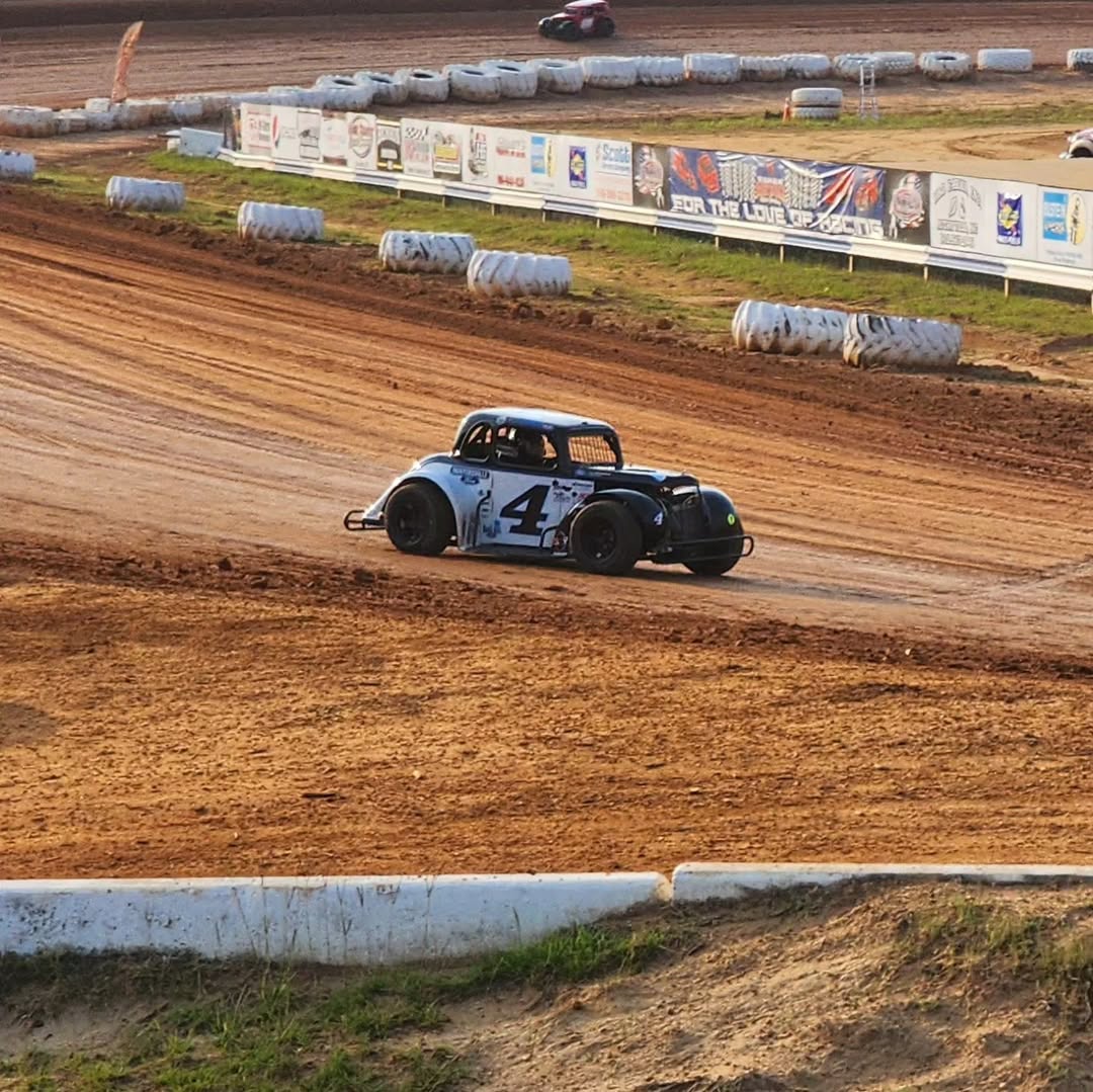 MagdanielIvanna's tweet photo. Change of plans! Due to the impending weather, we’ll race at Laniar this weekend instead of Fayetteville. We’ll return to Fayetteville in October and November. Excited to get back on dirt and prepare for Dirt Nationals in November! https://t.co/cNpzK3yUSi
