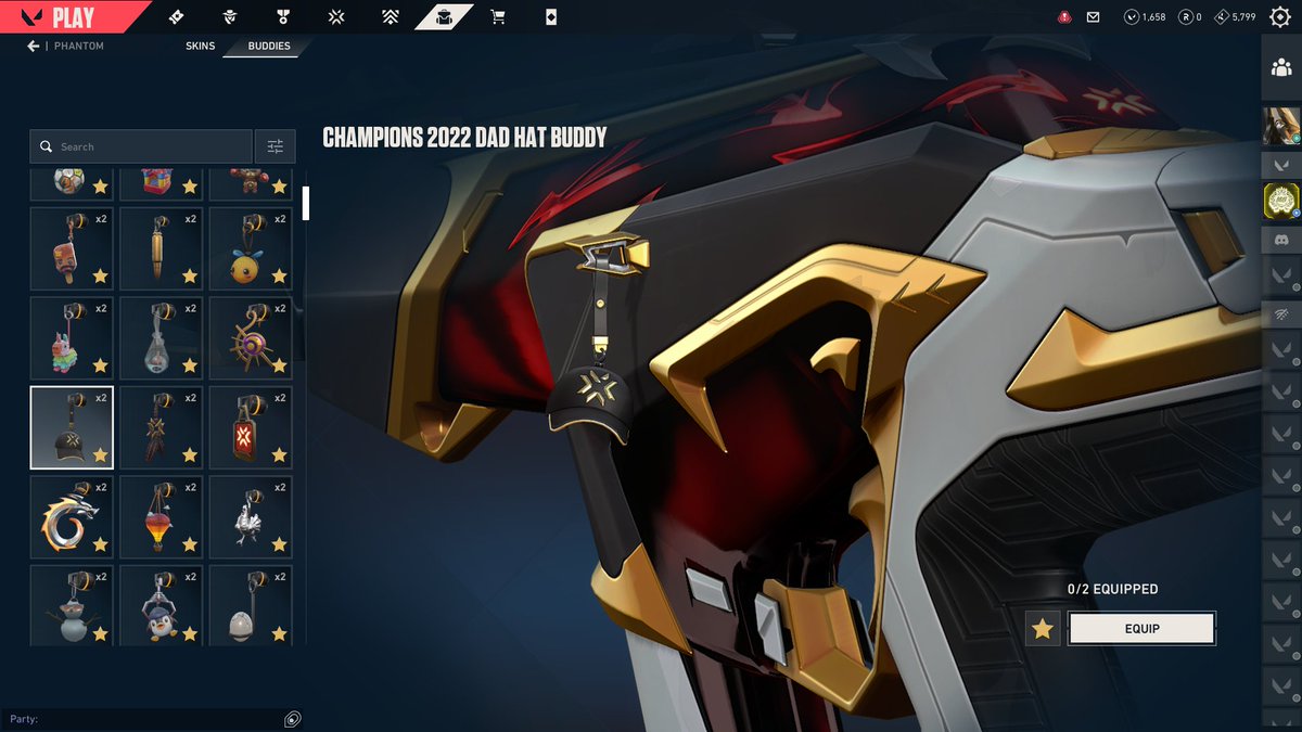 AcruxFPS's tweet photo. @wasabifriedrice I didn't like this year's buddy at all, it looks like a cheap dragon and has no VCT logo at all, I swapped it for the 2023 buddy. Luckily any golden buddy from a battlepass looks good on it https://t.co/m5fe1gswPU