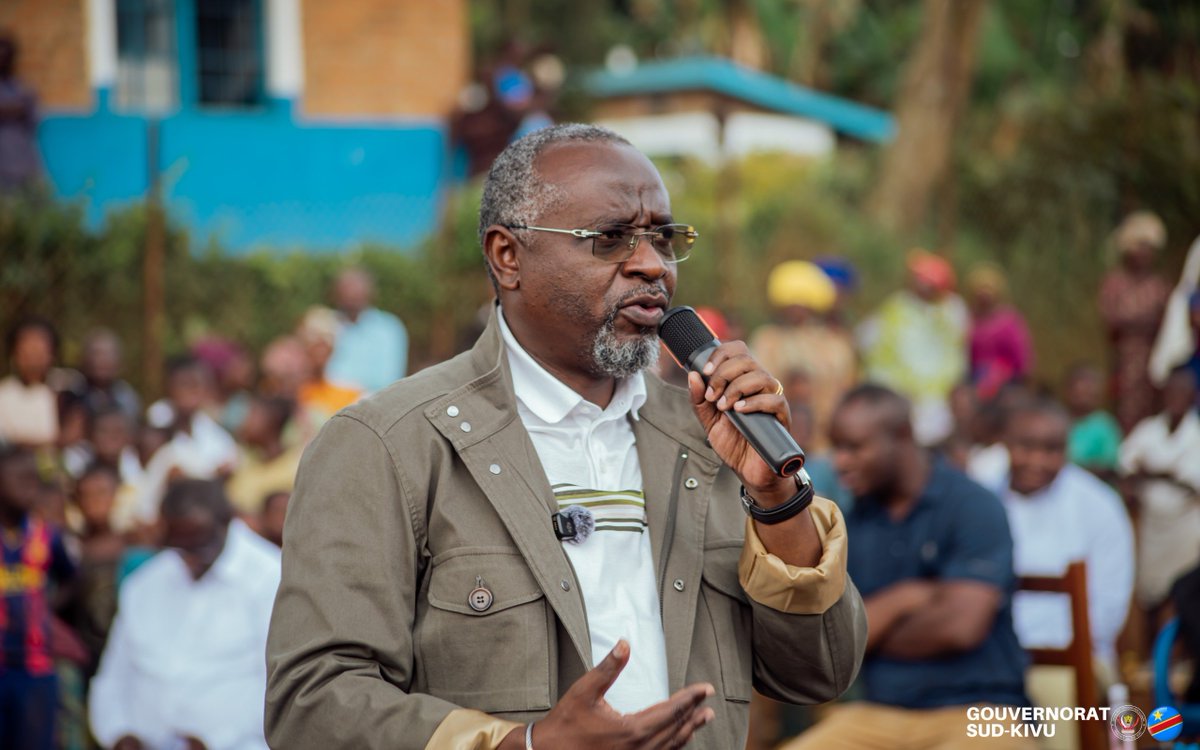 RutegaBin's tweet photo. #SUD -KIVU/KABARE :Le Gouverneur de Province, SEM. @BNgwi BUSU BWA NGWI NSHOMBO a échangé avec la population de #BUSHUMBA en territoire de Kabare, ce vendredi, 25 septembre 2026.
Les échanges ont touché essentiellement des questions sociales, sécuritaires et de développement.
Le Gouverneur, Patrick BUSU BWA NGWI NSHOMBO a rassuré à ses administrés, de l'installation d'une cabine électrique à BUSHUMBA par l'AFC-M23 en fin de booster le développement socio-économique dans cette partie de la province du Sud-Kivu.@bbisimwa @CNangaa @afcongo @ProvSudKivu @FannyKaj1 @Fkaniki @Col_Alimasi