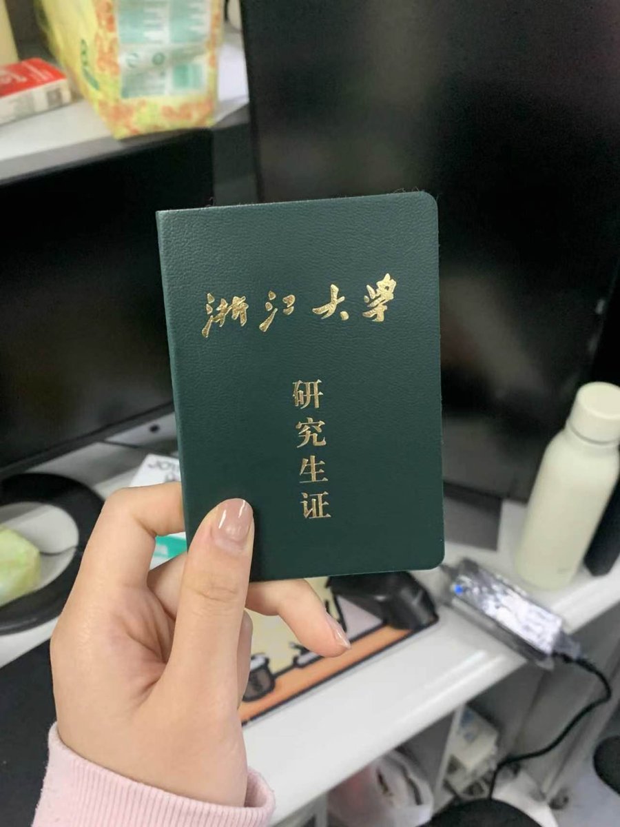 BenjaminSmvx0n's tweet photo. 本人21岁是名在校研一学生…

有人要锐评我的福吗？

1：看福    2：看🐻

Luo照  实况！！,看了别说黑就行…… https://t.co/W8R8pFYnAg