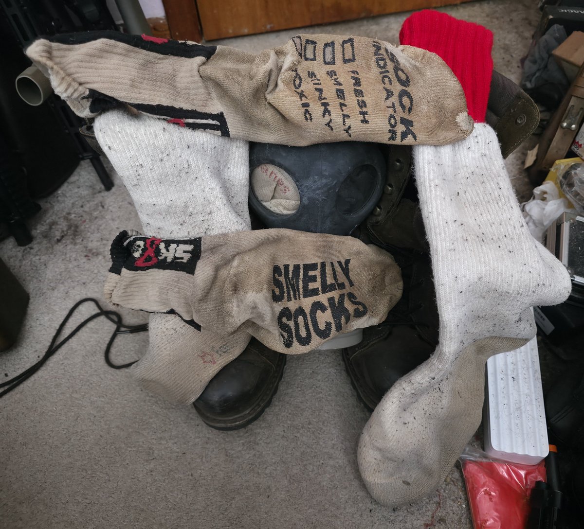 SkavenPaws's tweet photo. Since you all seem to like my masks so much

Try the stink-gauntlet. Socks in the mask, on the mask, around it

And my steamy boots on either side of your head~

Breathe deep, while you still can~

#footdom #smellysocks https://t.co/OrMNFTCX9Z