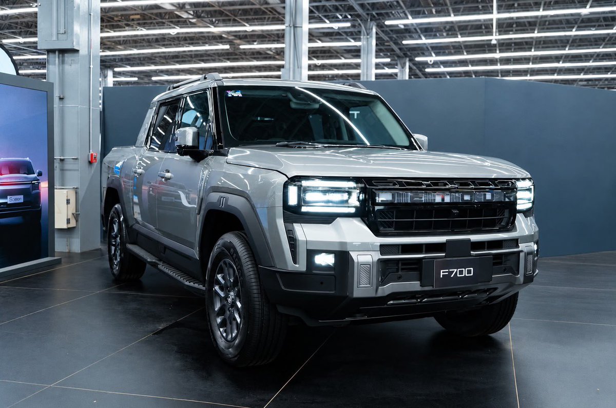 AutosyMas's tweet photo. La nueva JETOUR F700 tuvo su primera exhibición en México durante Expo Auto Estrenos, en Guadalajara. La pickup llegará próximamente para ampliar la oferta de la marca en el mercado nacional.
@HolaJetourMx #JETOUR #F700 #PickUp https://t.co/7OCGLUG423