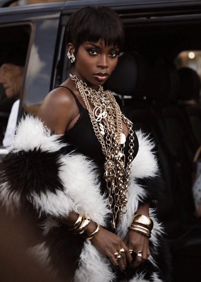 rnb_2001's tweet photo. @TheGoodM00 Most likely to be the MUSE

OLANDRIA STUNS FOR BLUMARINE
#OlandriaxBlumarineSS27
#BlumarineSS27 https://t.co/jZzUm82Vd0
