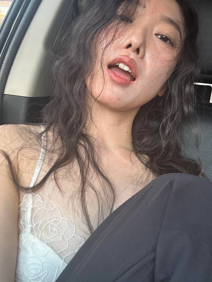 amy44xv1's tweet photo. 再强调一次：我不要🚪！真不要！ 想看什么痛快点告诉我， 我看到立马发.就是手发酸发不完而已 不需要你们打钱支持我
1：看福
2：看🐻 https://t.co/iPSryuptg1
