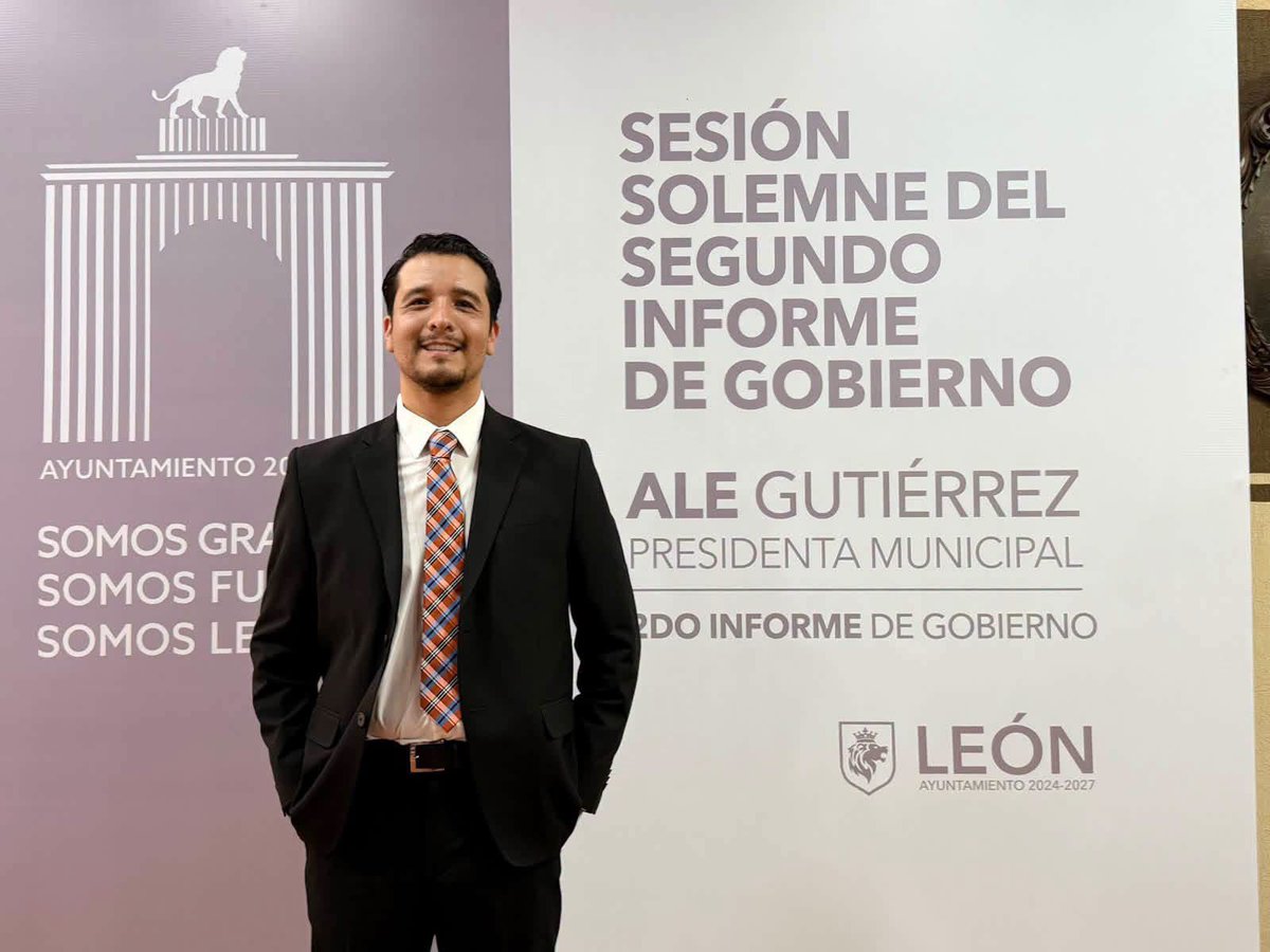 SaludLeonmx's tweet photo. El trabajo constante se refleja con resultados para las y los leoneses.

Nuestro director, el Dr. Juan Bustamante Noriega, acompañó a nuestra presidenta @alegutierrez_mx en la Sesión Solemne del Segundo Informe de Gobierno.

Desde la Dirección de @saludleonmx estamos comprometidos con los leoneses para brindar mejores servicios de calidad y humanos para una mejor ciudad. 🦁

 #2InformeAle #SomosTrabajo #SomosCercanos #SomosResultados
