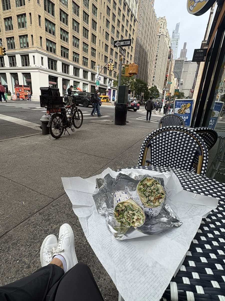 shifpapi's tweet photo. Eating wraps you can probably fathom on street corners you’ve probably been on https://t.co/QKNlfmwK8H