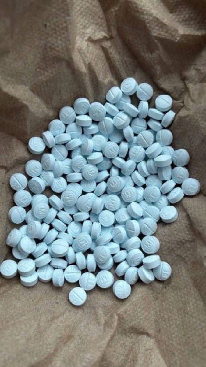 cookiemonsta069's tweet photo. Fresh scores #oxy Ⓜ️30s Rx only and fent free, who else loves the blue’s? #drugtwt #shtwt #geeker #edtwt #opioid #drugstwt #moothunt〃・ https://t.co/84kAnaZg8W