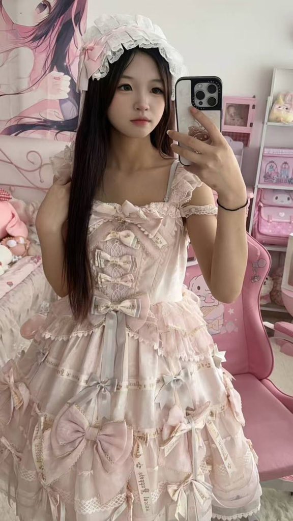 sue89nw4's tweet photo. 赏完月了、有谁要赏福的吗？

有人想锐评一下我17岁的福嘛 😇

不要🚪赶紧看，我要删了…… https://t.co/yYm8hEsl0w