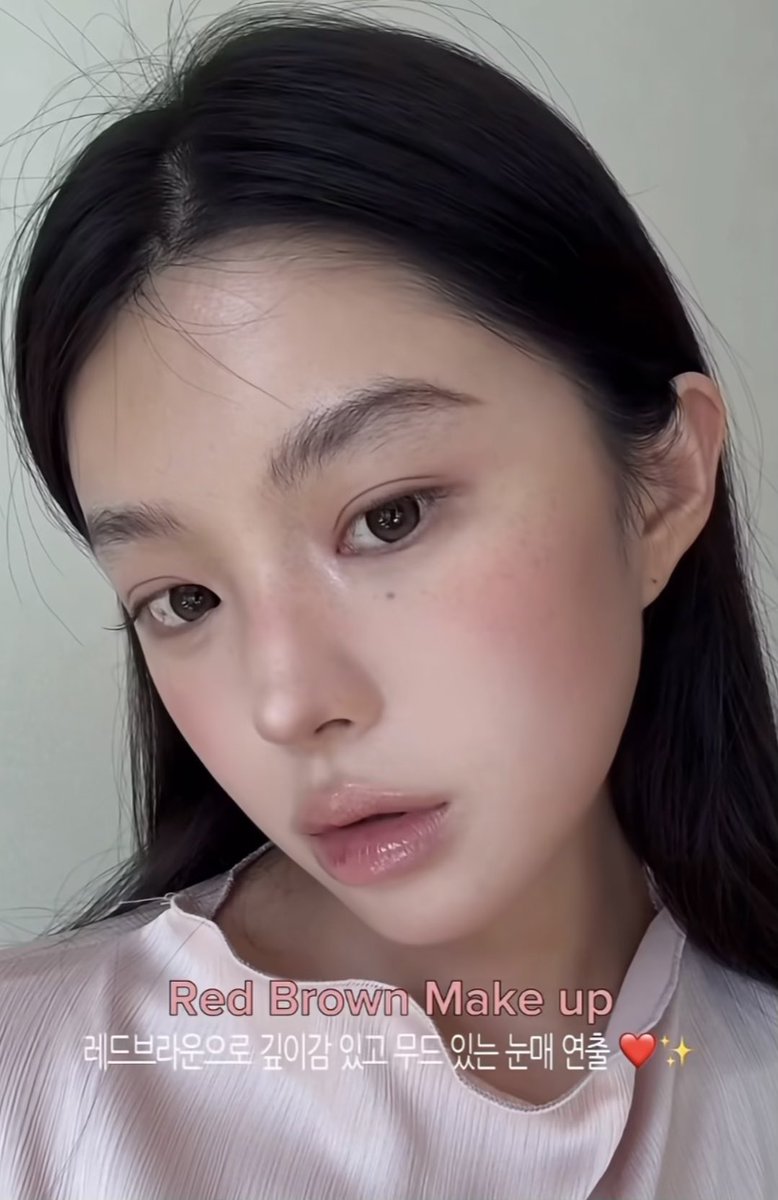 MyStore_nd_Coll's tweet photo. 👀มานี่มา มาดูสวอชสีตลับพาเลทกลมของ jungseammool ทั้ง3สี แต่ละโทนสีจะออกนัวๆละมุนๆ สีเรียบง่ายแต่ได้ทุกวันเว่อ🥞✨

#แต่งหน้า #รีวิวบิวตี้ #ปรุงจืด #รีวิวอายแชโดว์
#พาเลทตา #พาเลท #แต่งตา  #อายแชโดว์ https://t.co/8LX4uke1vk